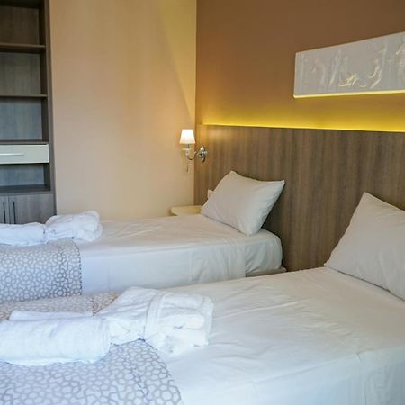 Agnes Deluxe Hotel Pefkochori Rum bild